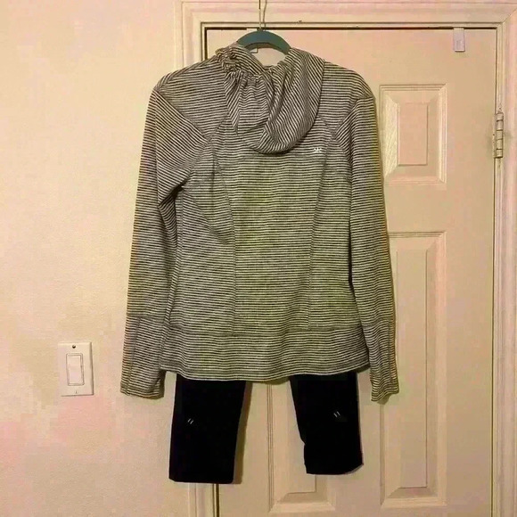 Lukka zip up light weight hoodie with matching leggings - Picture 3 of 8